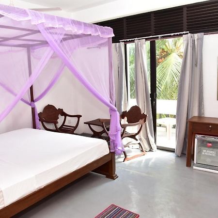 Relax Inn Hikkaduwa Exterior photo