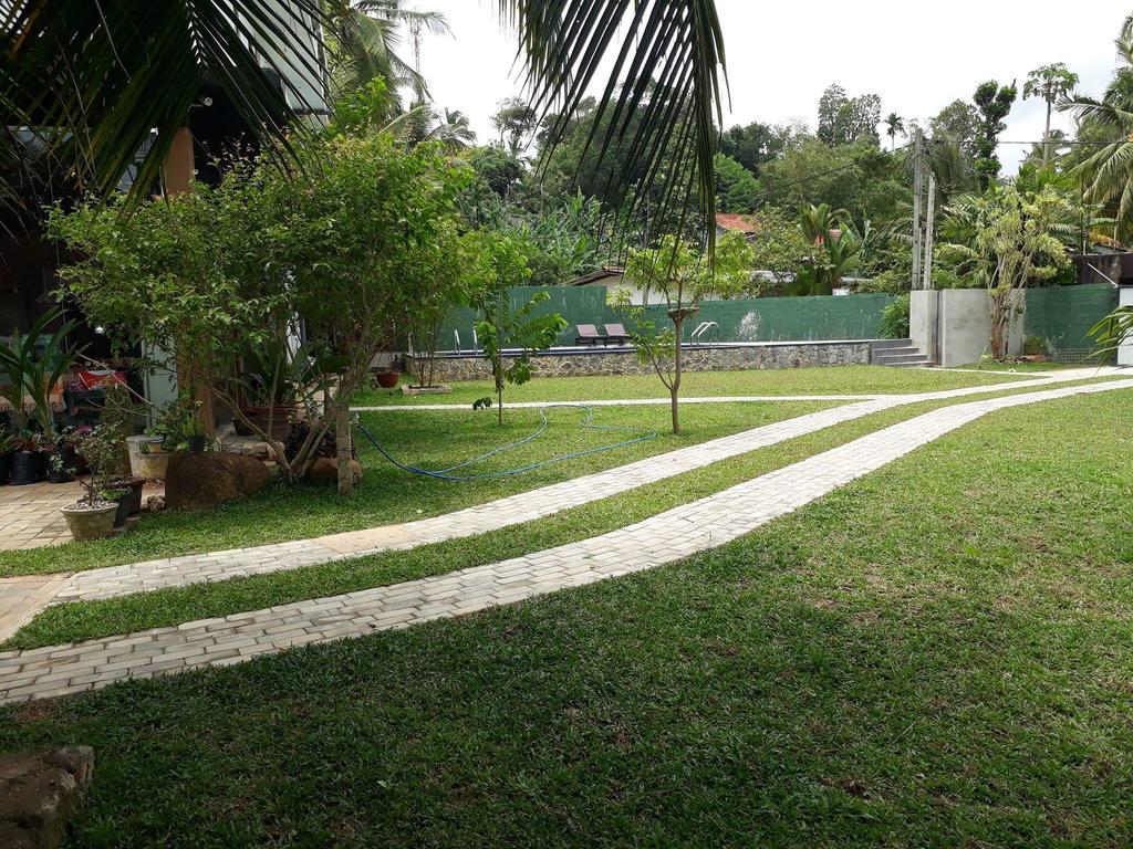 Relax Inn Hikkaduwa Exterior photo