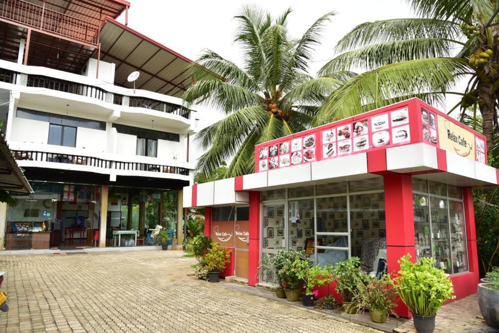 Relax Inn Hikkaduwa Exterior photo